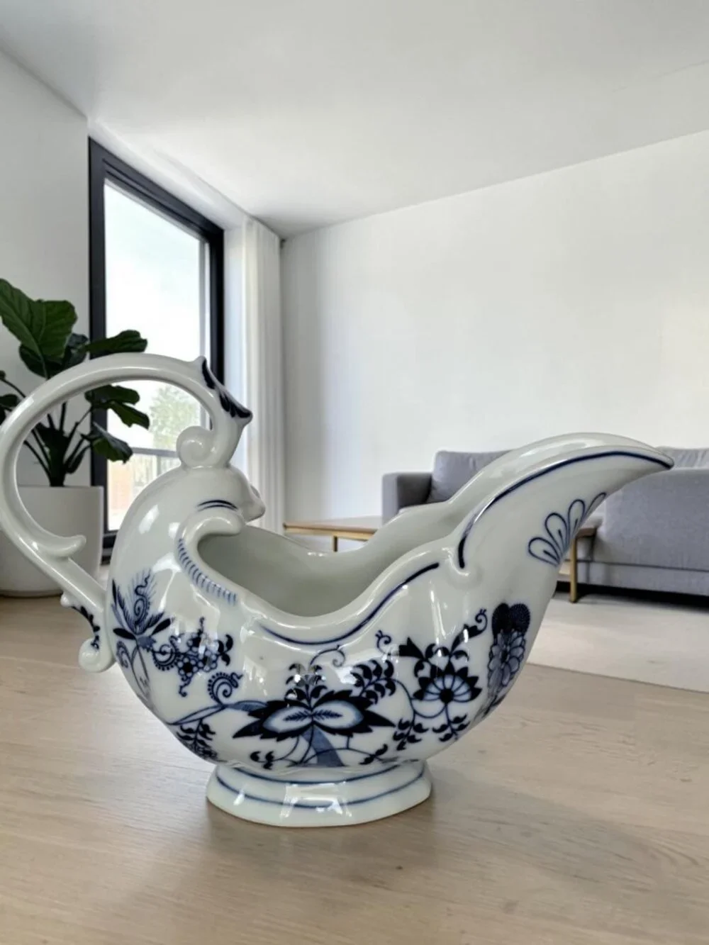 VTG Blue Danube Blue Onion Gravy Sauce Boat Porcelain 18oz Rectangle Mark Japan
